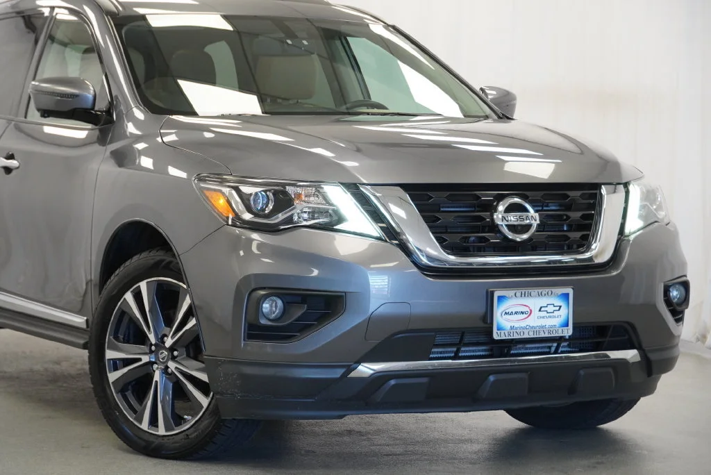 Used 2017 Gun Metallic Nissan Platinum image 8