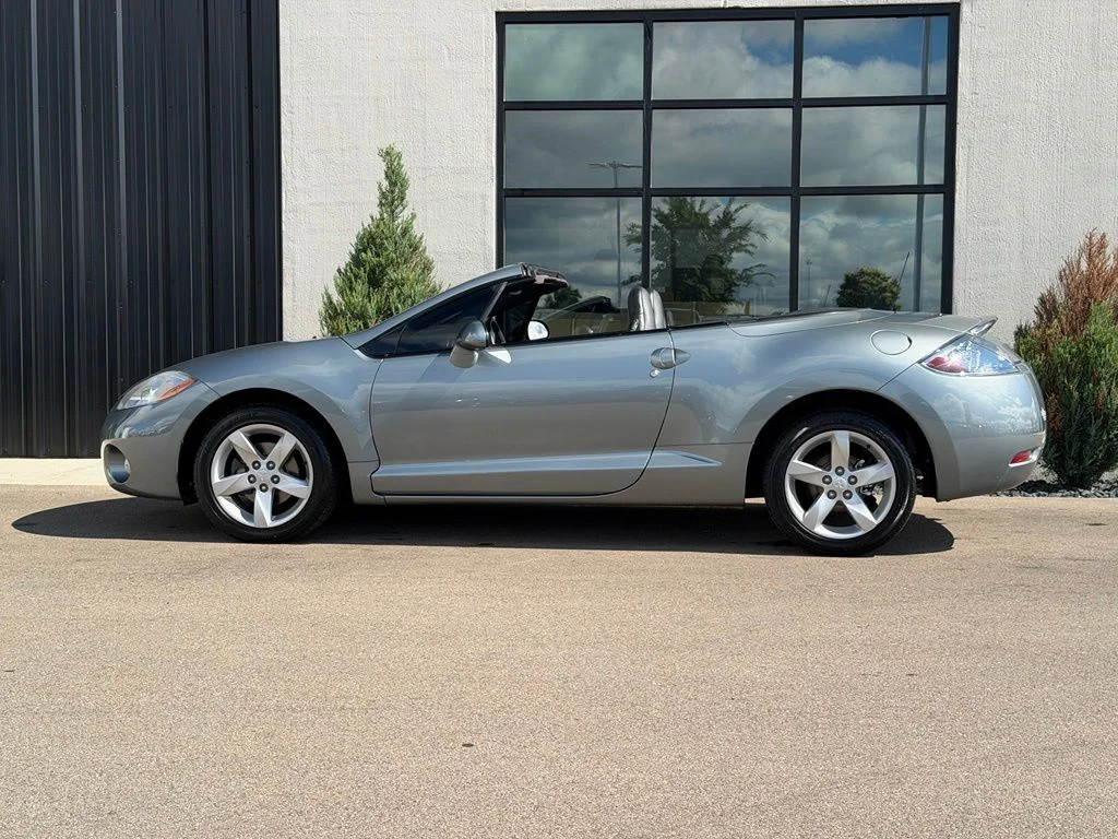 Used 2007 Blue Mitsubishi GS image 2