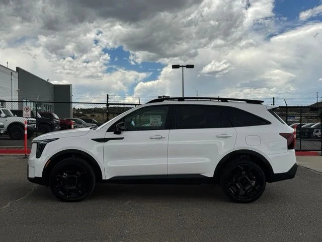 Used 2025 White Kia X-Line EX image 2