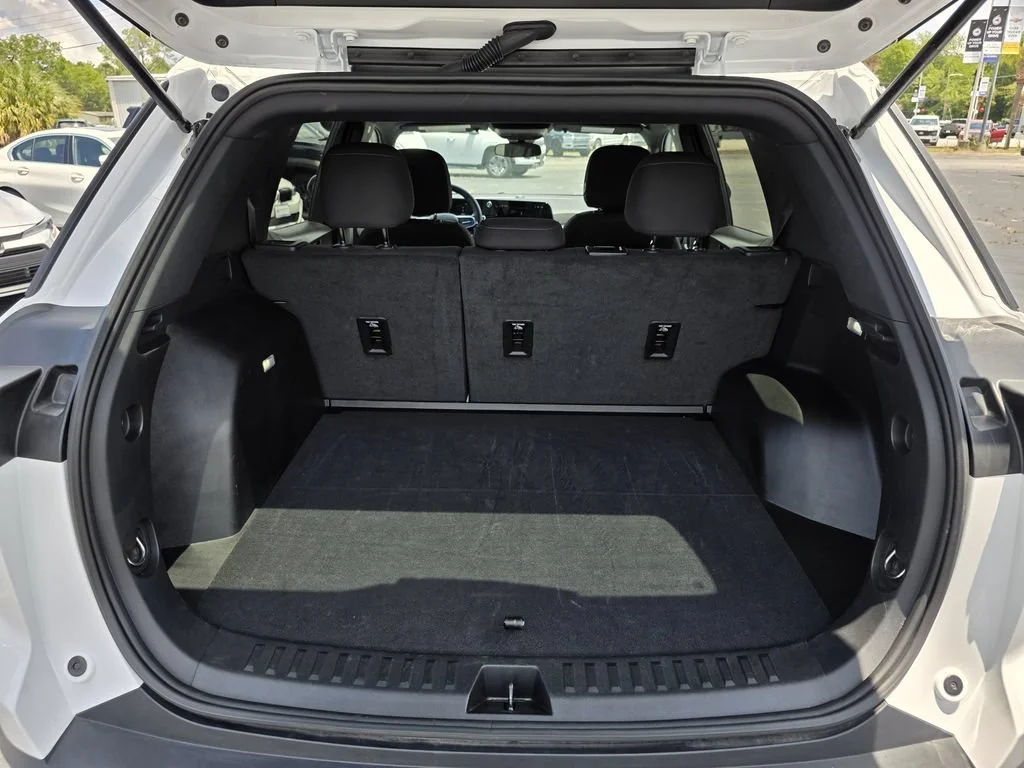 Used 2026 Summit White Chevrolet LT image 12