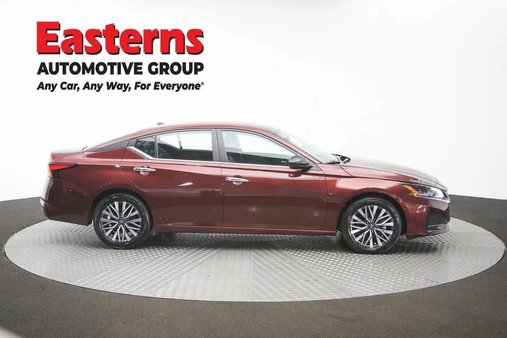 Used 2025 Red Nissan 2.5 SV image 46