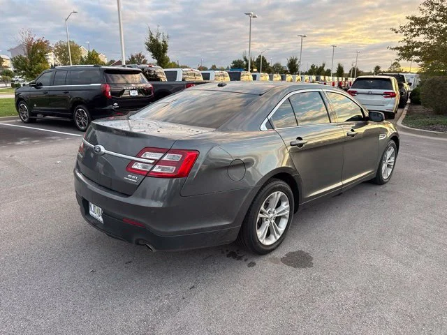 Used 2018 Magnetic Metallic Ford SEL image 7