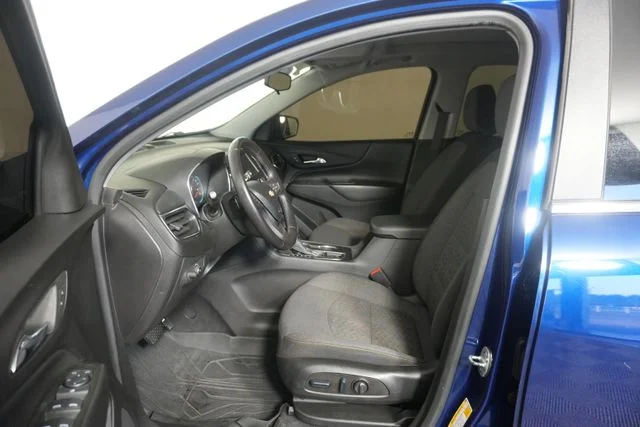 Used 2022 Blue Glow Metallic Chevrolet LT image 27