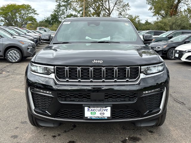 New 2027 High-Gloss Black Paint Jeep Limited image 6