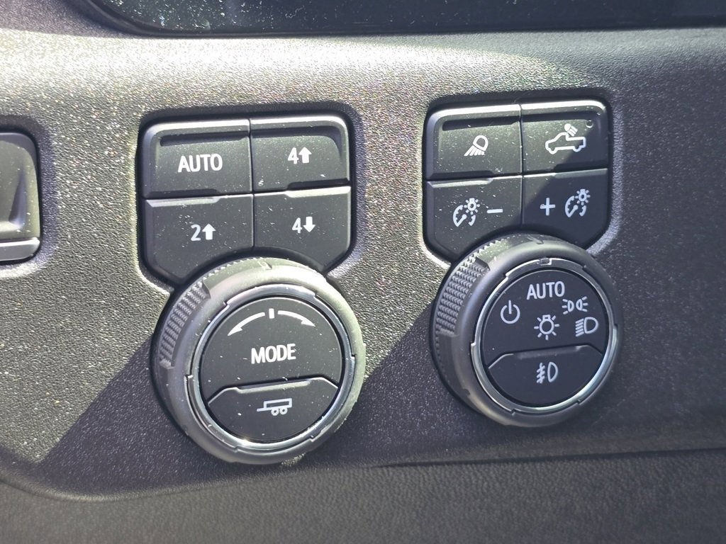 2024 Chevrolet Silverado 3500HD High Country - Photo 31