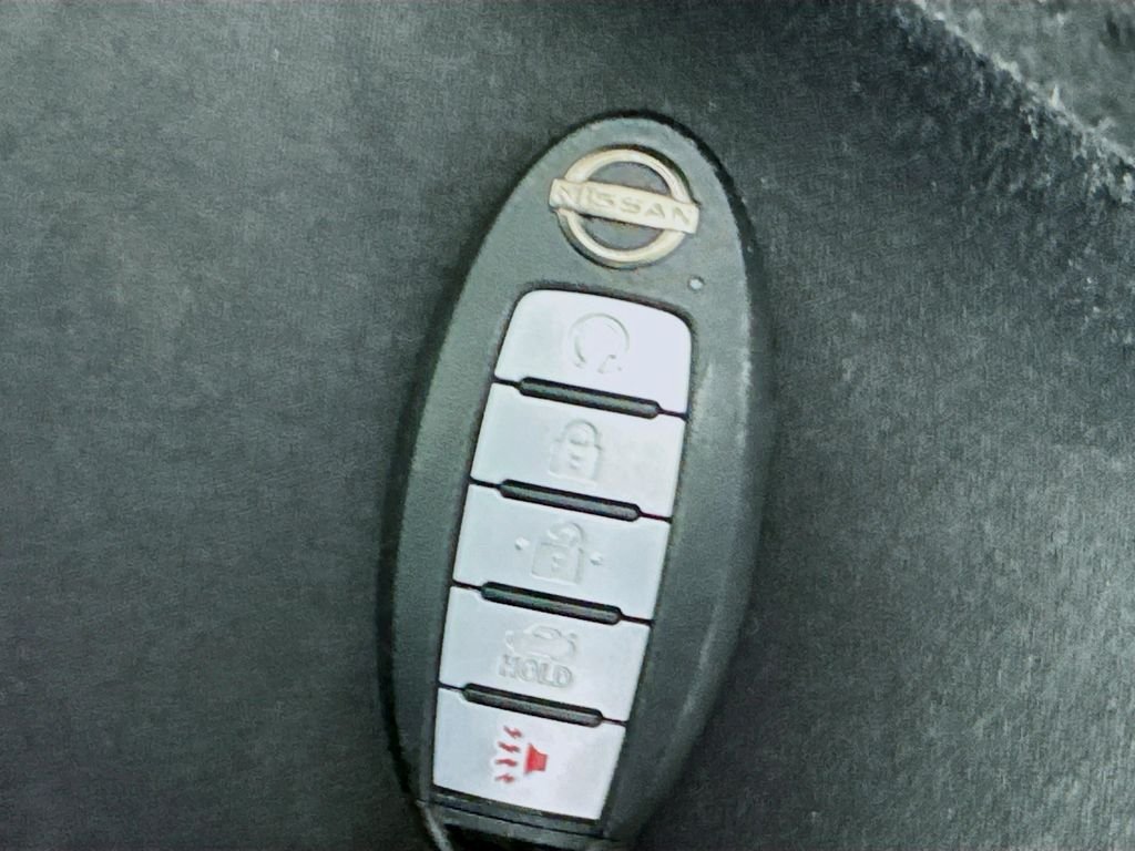 Used 2025 Glacier White Nissan 2.5 SV image 34
