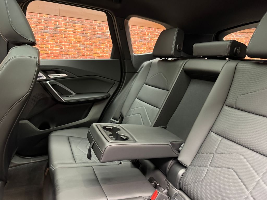 Certified Used 2025  BMW xDrive28i image 11
