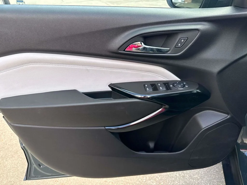 Used 2025 Gray Chevrolet LT image 35