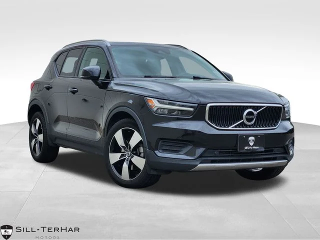 2020 Volvo XC40 Momentum