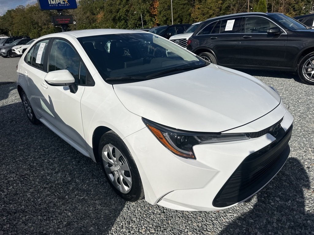 2024 Toyota Corolla LE photo 2