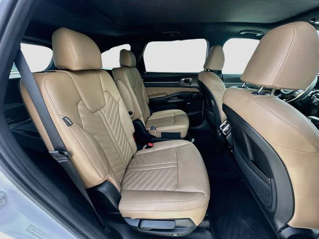 Used 2025 White Kia X-Line SX Prestige image 29