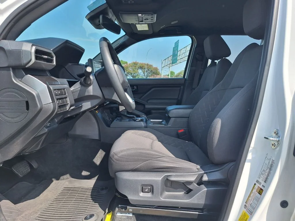 Used 2025 White Toyota SR5 image 11