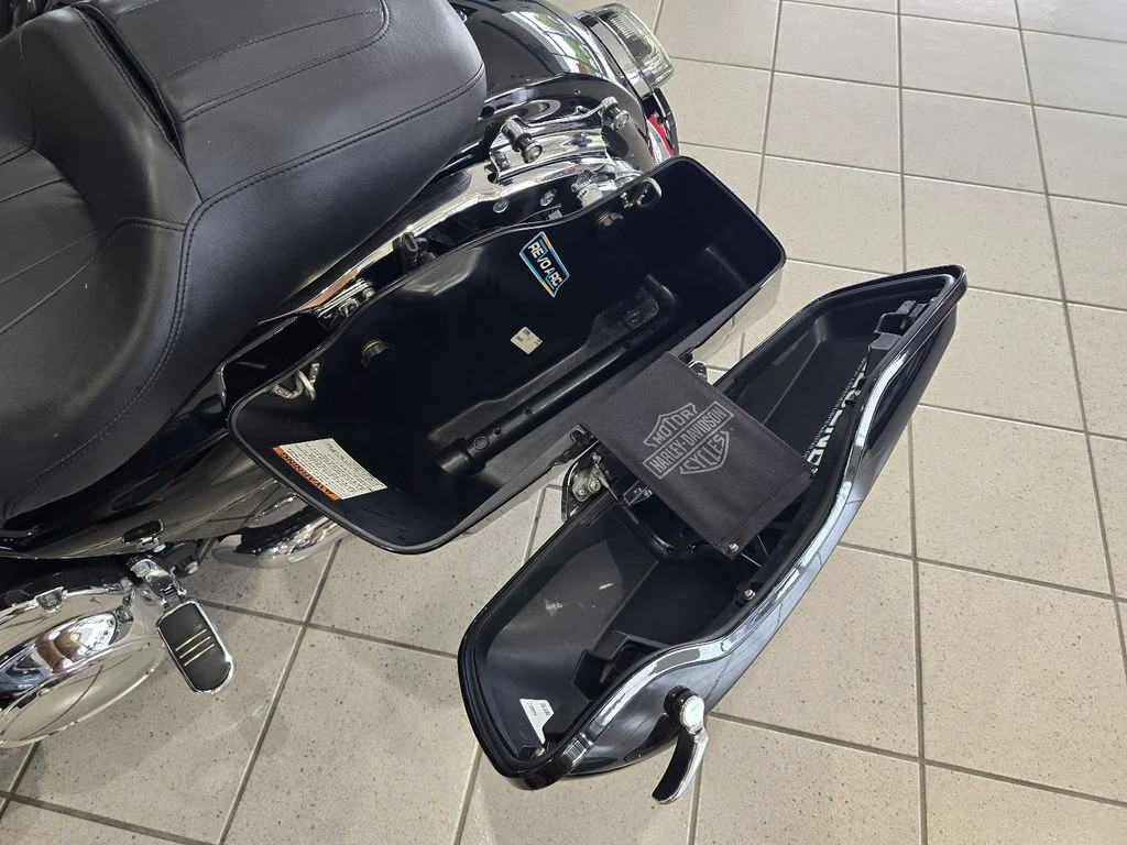Used 2016 Crystal Black Pearl Harley-Davidson  image 13