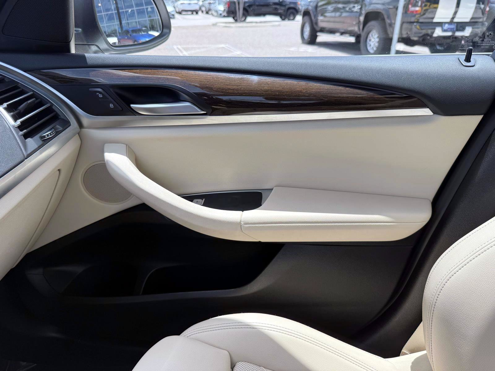 Used 2022 Mineral White Metallic BMW sDrive30i image 25