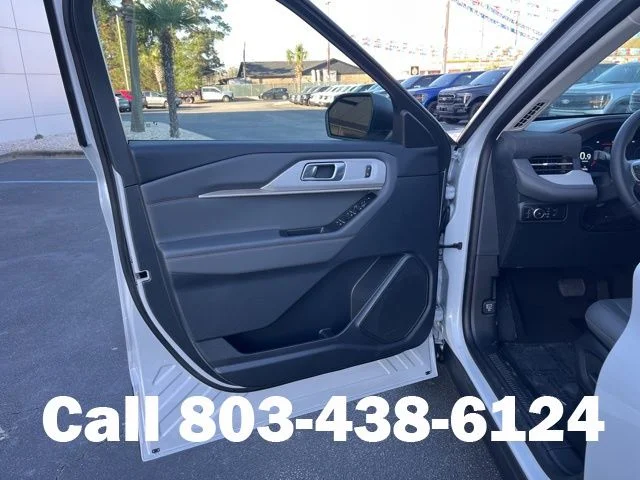 New 2026 Space White Metallic Ford Active image 4