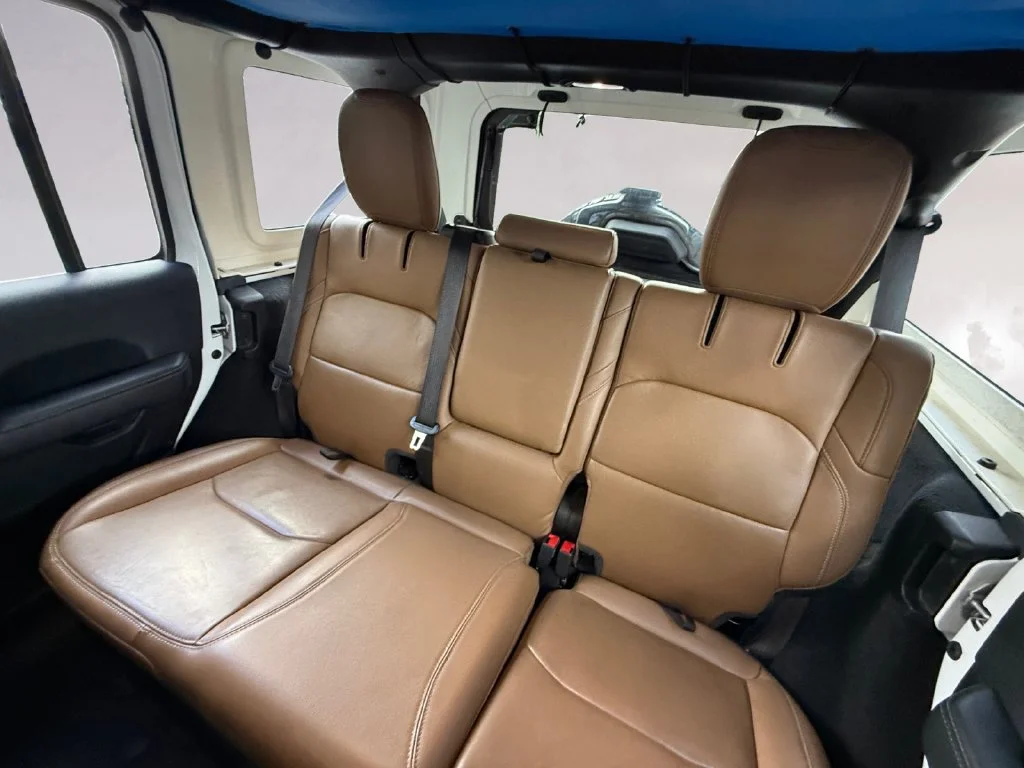 Used 2021 White Jeep Unlimited Rubicon 4xe image 16