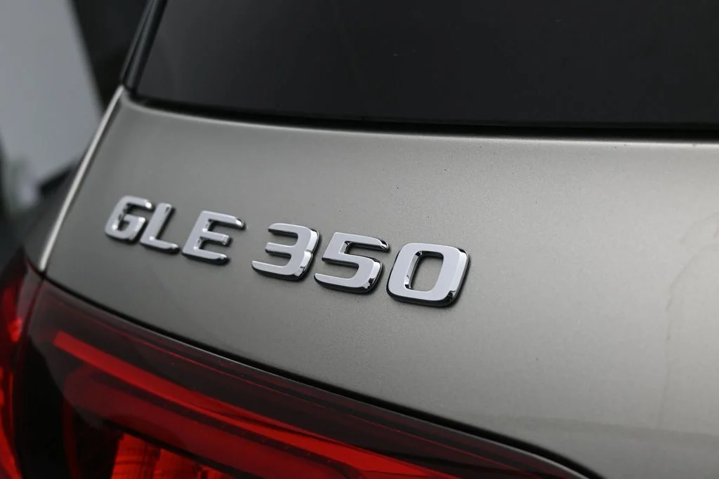 Used 2022 Gold Mercedes-Benz GLE 350 image 38