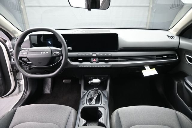 Used 2025 White Kia LXS image 16