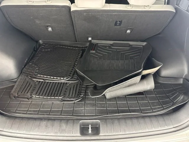 Used 2019 Silver Hyundai SE image 25