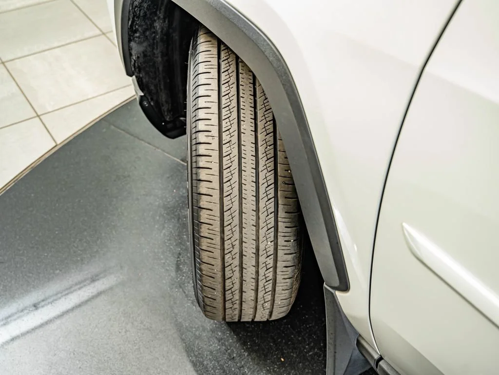 Used 2025 Ice Toyota LE image 42