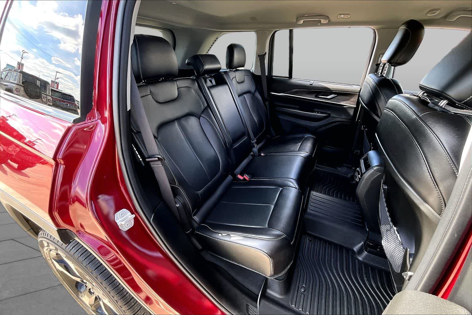 Used 2023 Velvet Red Pearlcoat Jeep Limited image 20