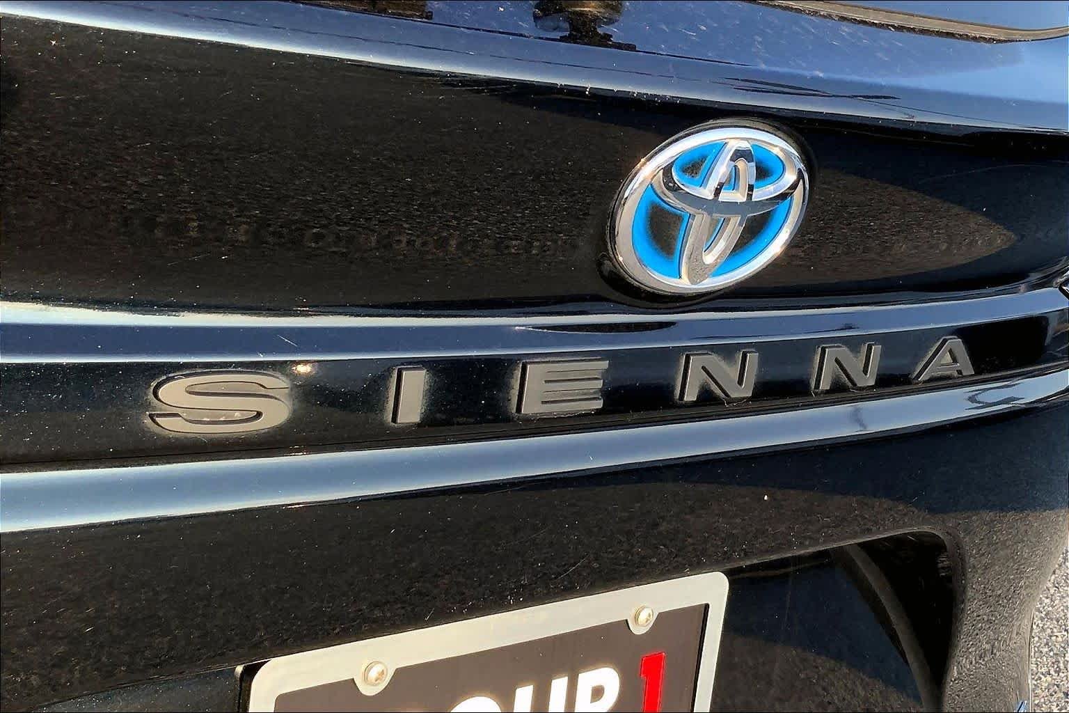 Used 2025 Midnight Black Metallic Toyota LE image 9