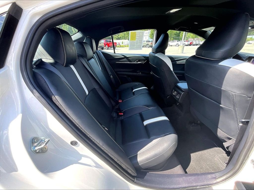 Used 2025 White Toyota SE image 16