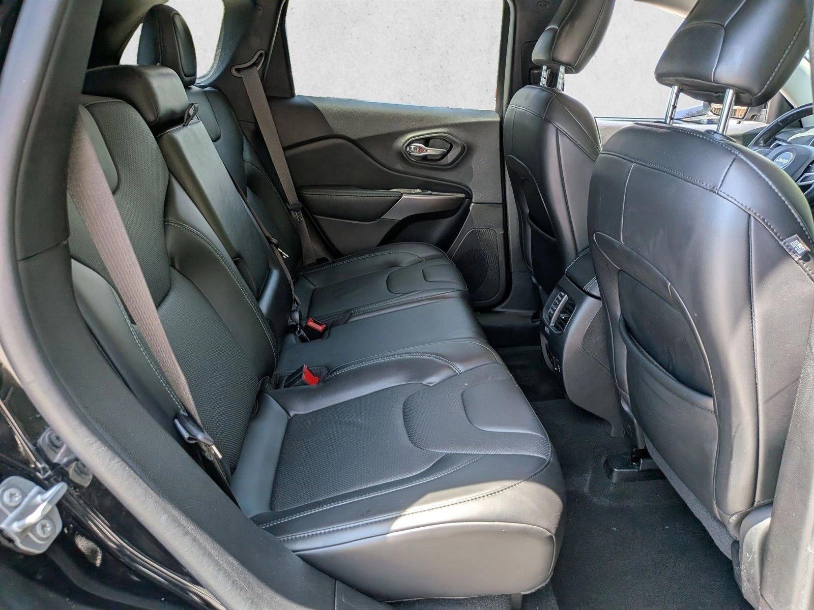 Used 2020 Diamond Black Crystal Pearlcoat Jeep Limited image 21