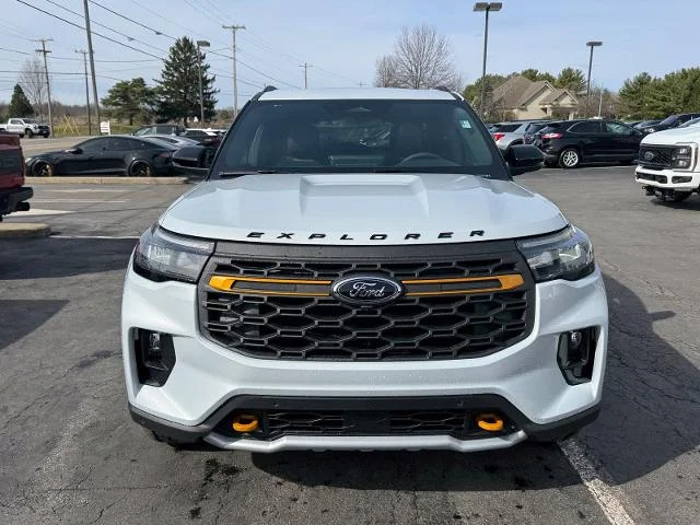 New 2026 Space White Metallic Ford Tremor® image 63