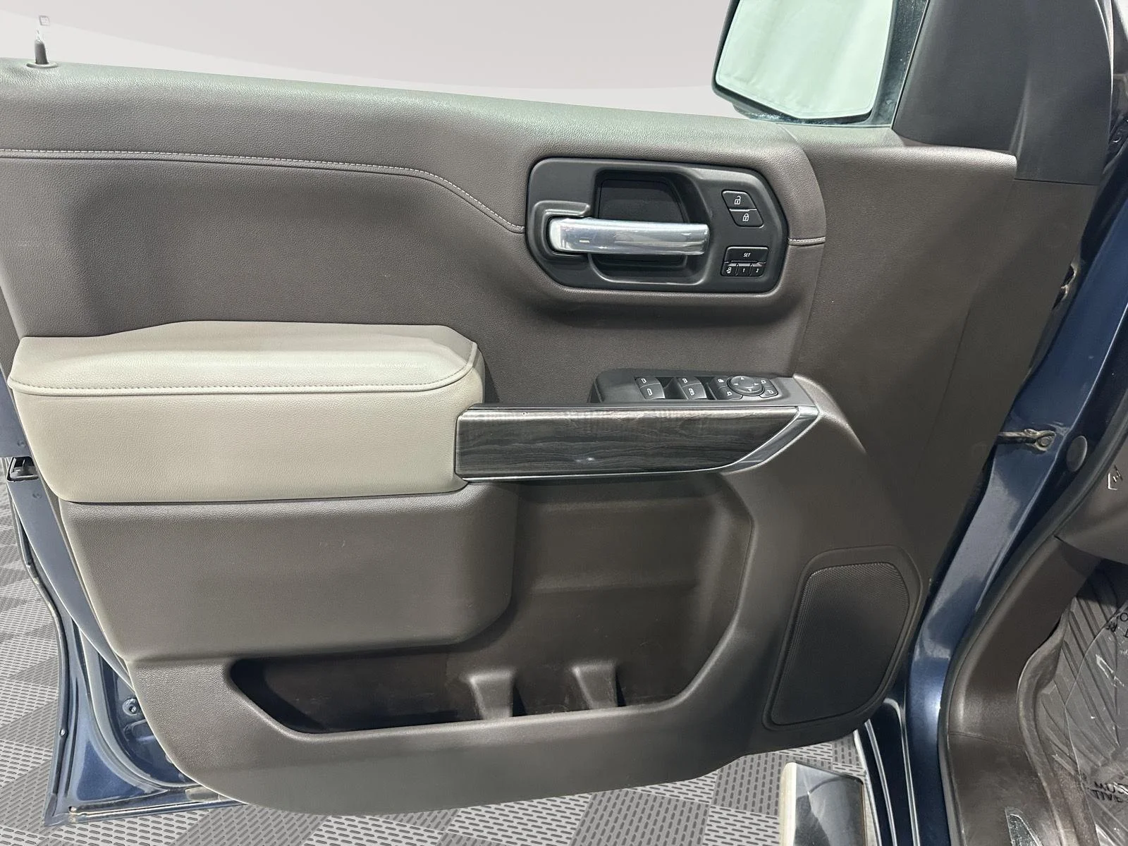 Used 2021 NORTHSKY BLUE METALLIC Chevrolet LTZ image 21