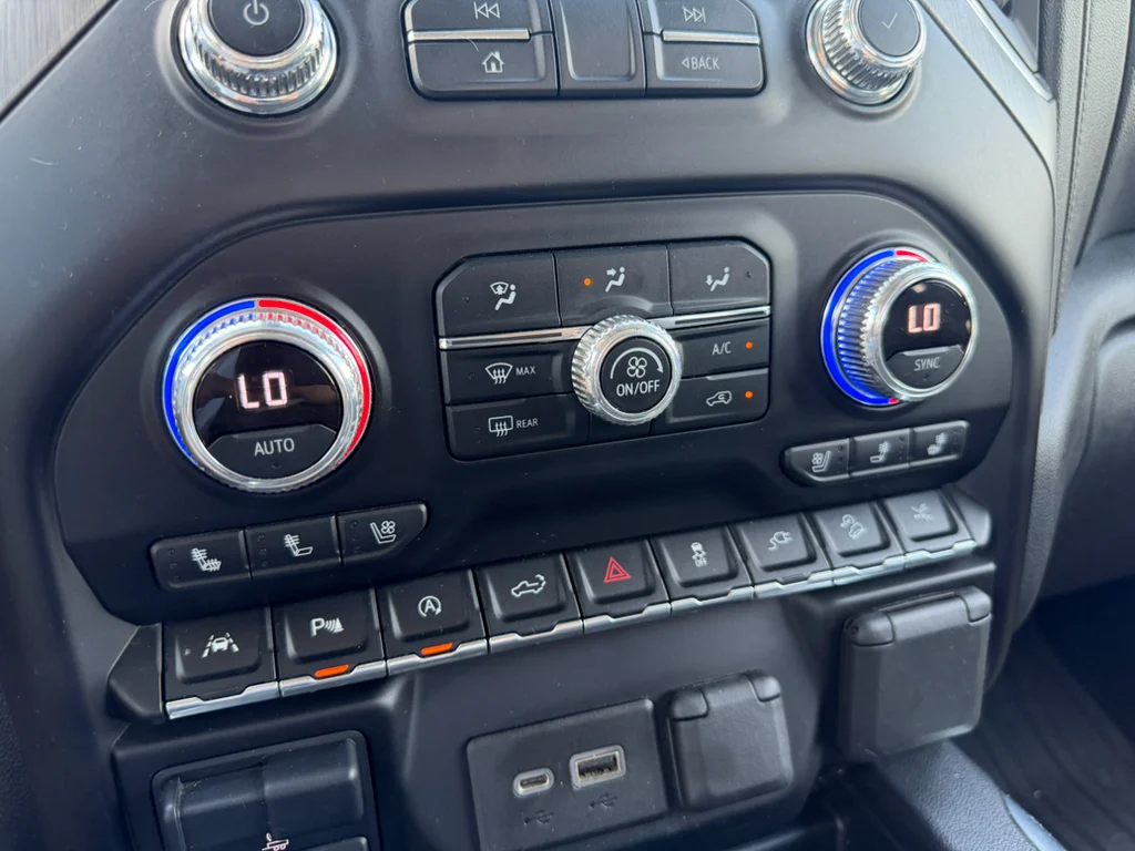 Used 2021 Onyx Black GMC Denali image 18