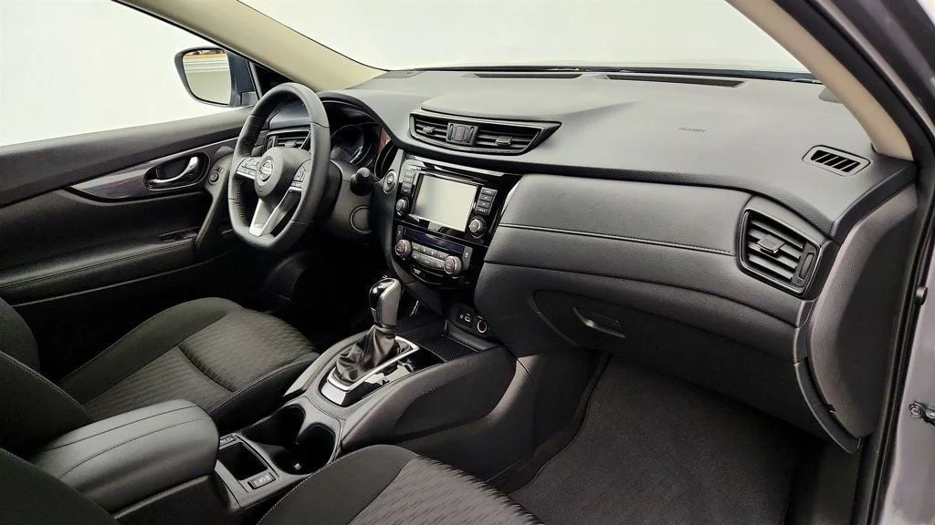 Used 2018 Gun Metallic Nissan AWD SV w/ Premium Package & Navigation image 24
