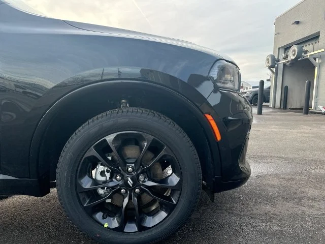 New 2026 Diamond Black Clear-Coat Exterior Paint Dodge GT Plus image 13