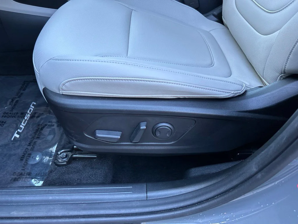 Used 2024 Gray Hyundai SEL image 16