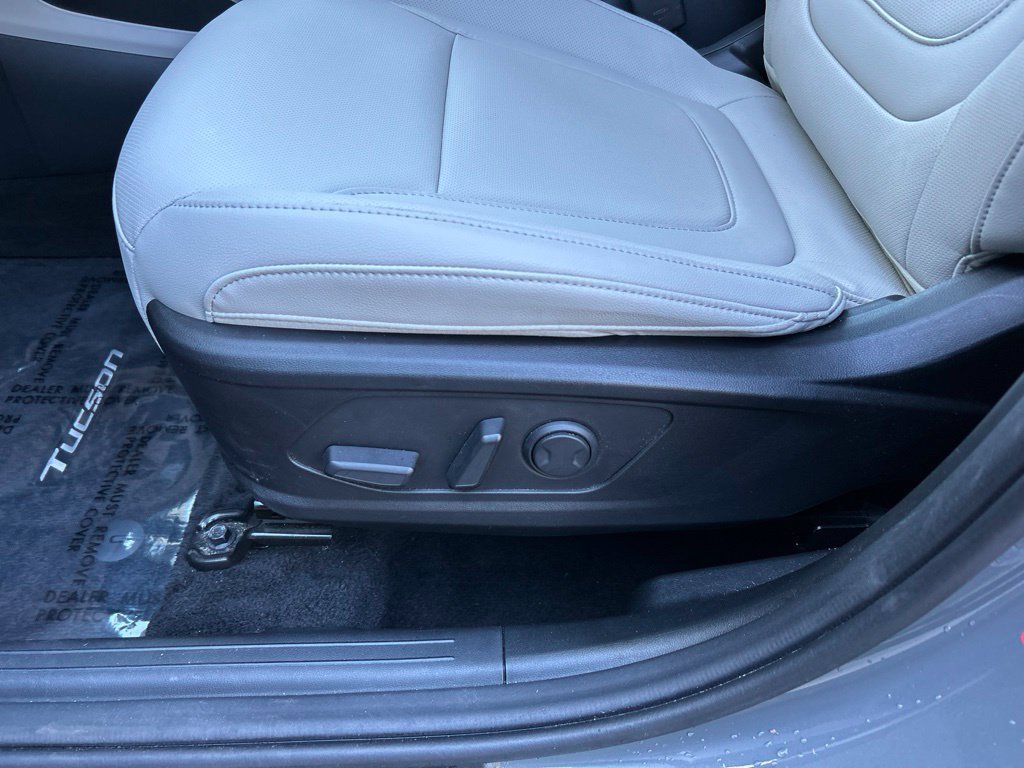Used 2024 Gray Hyundai SEL image 16