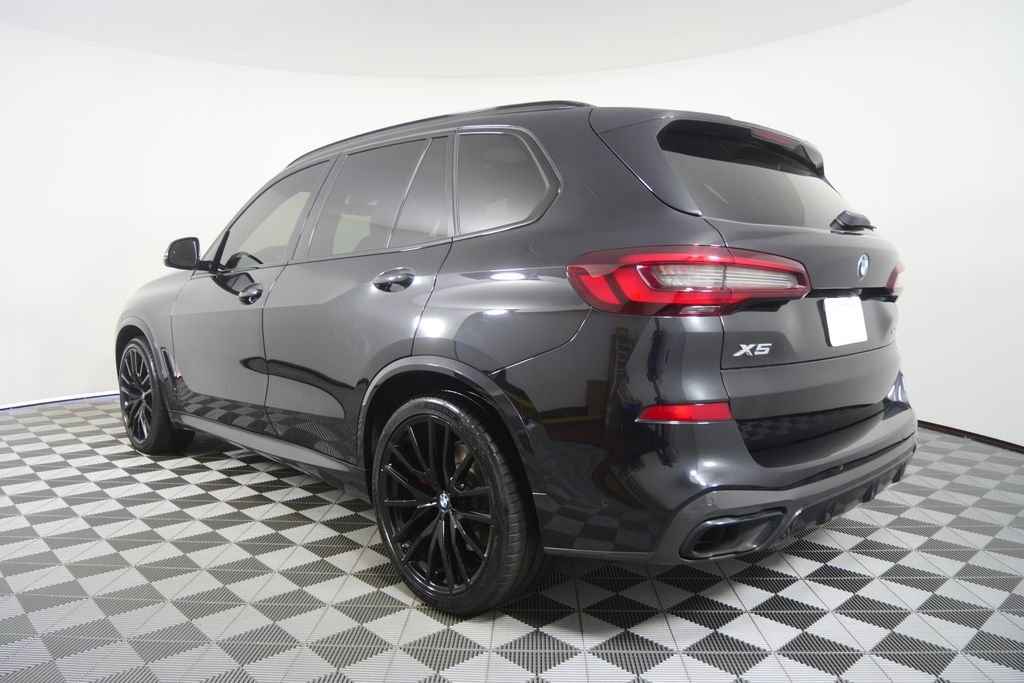 Used 2021 Black Sapphire Metallic BMW xDrive40i image 3