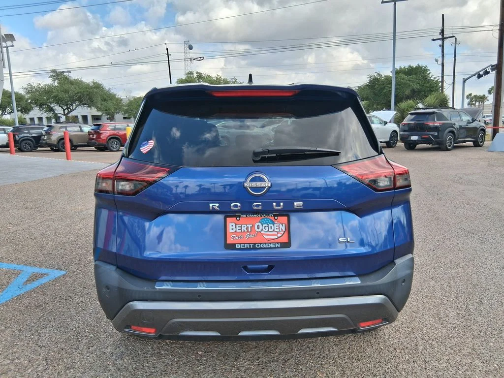 Used 2023 Blue Nissan SL image 5