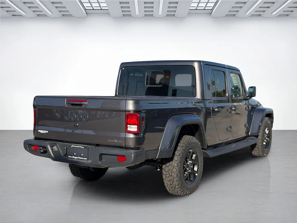 New 2026 Granite Crystal Metallic Clear-Coat Exterior Paint Jeep Texas Trail image 3
