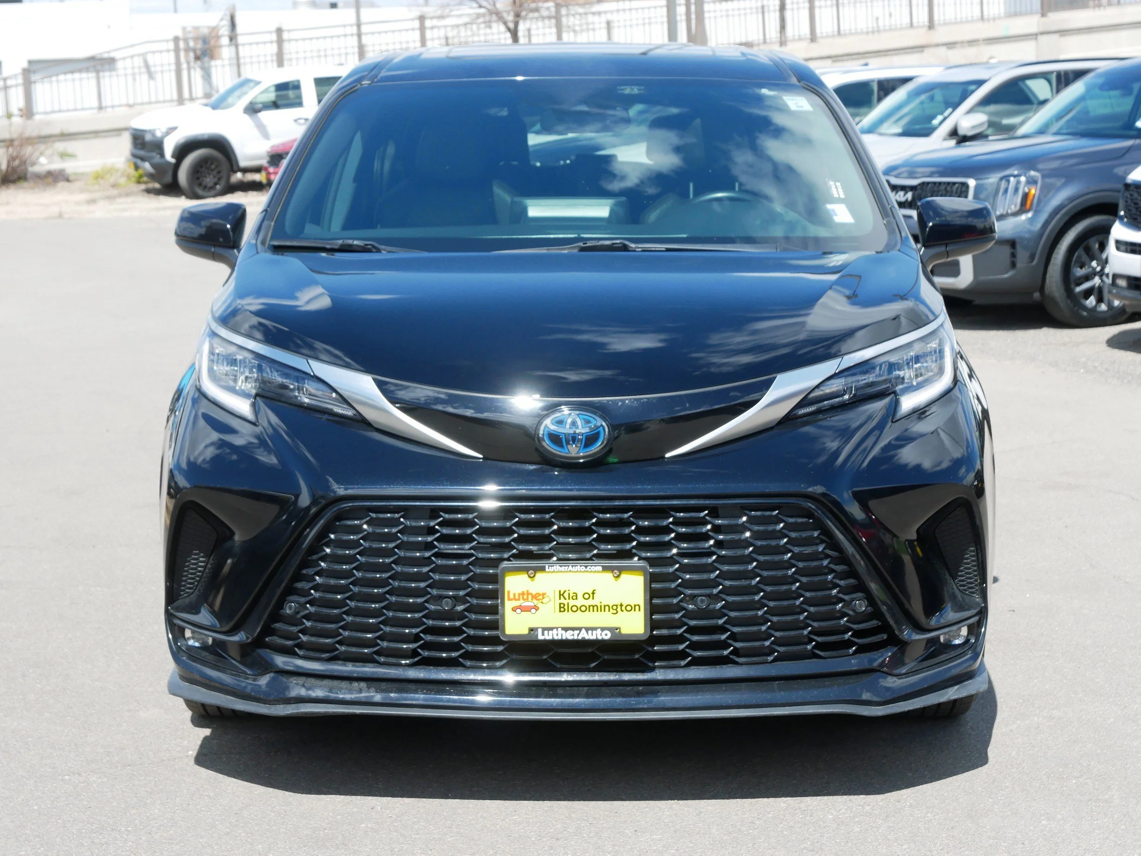 Used 2021 Toyota Sienna XSE with VIN 5TDXRKEC2MS014505 for sale in Bloomington, Minnesota