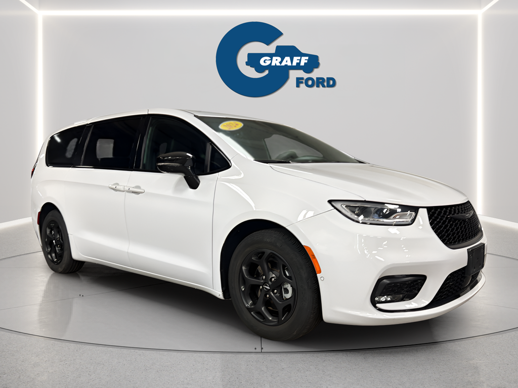 Used 2024 White Chrysler Select S Appearance image 4