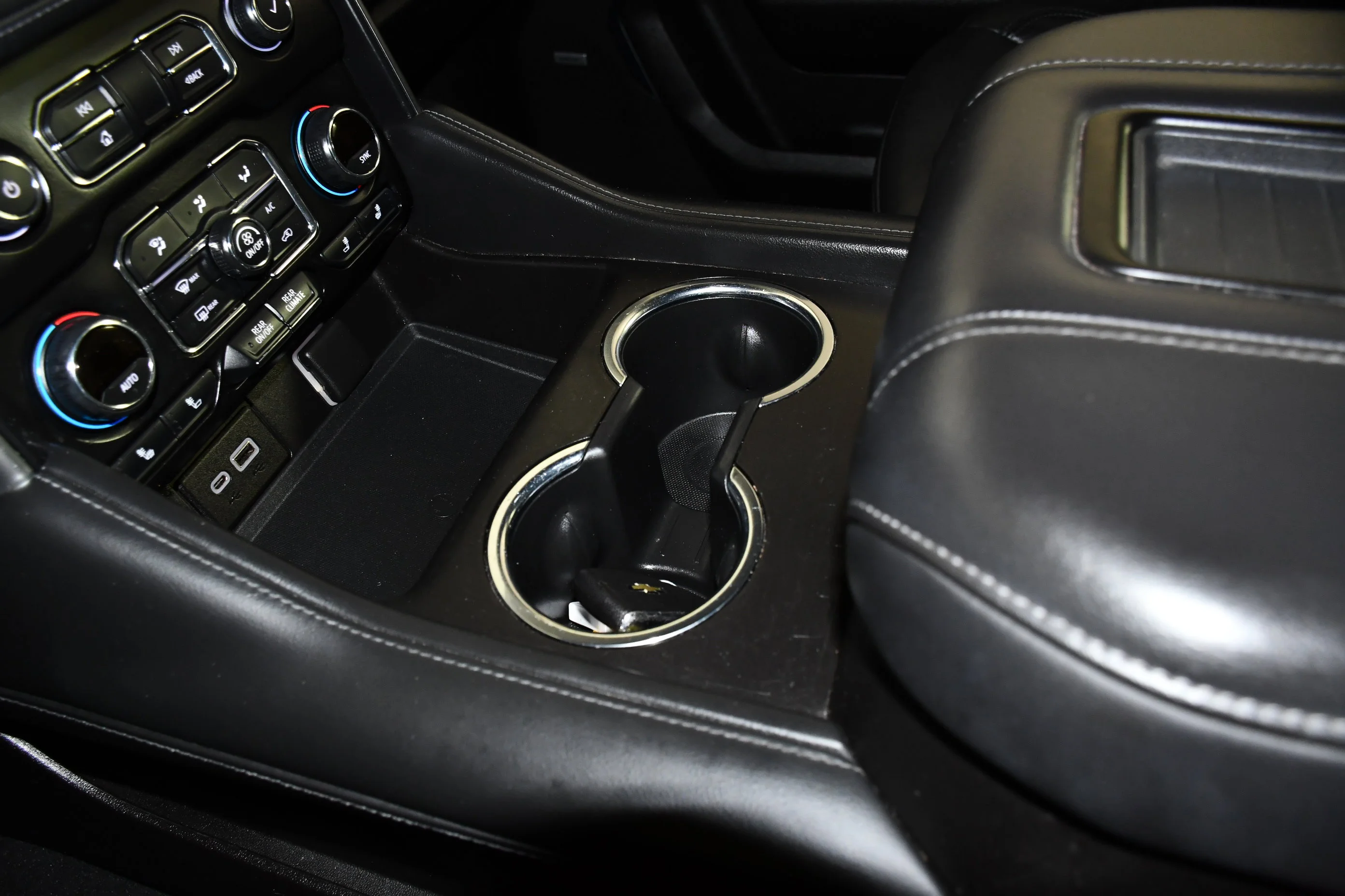 Used 2021 Black Chevrolet Z71 image 33