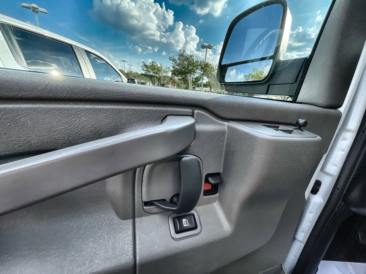 2022 Chevrolet Express Passenger LS - Photo 13