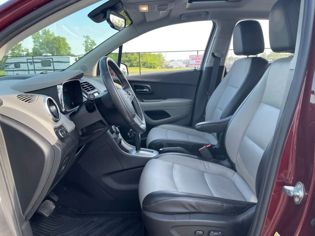 Used 2016 CRIMSON METALLIC Chevrolet LTZ image 17
