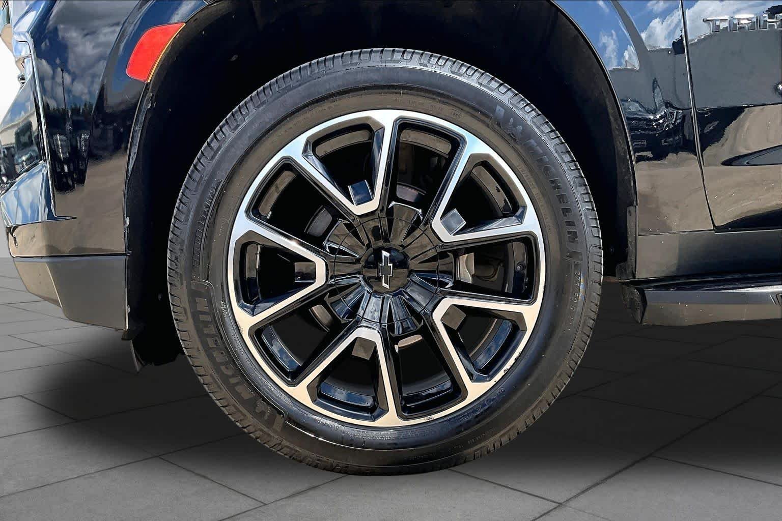 Used 2021 BLACK Chevrolet RST image 11