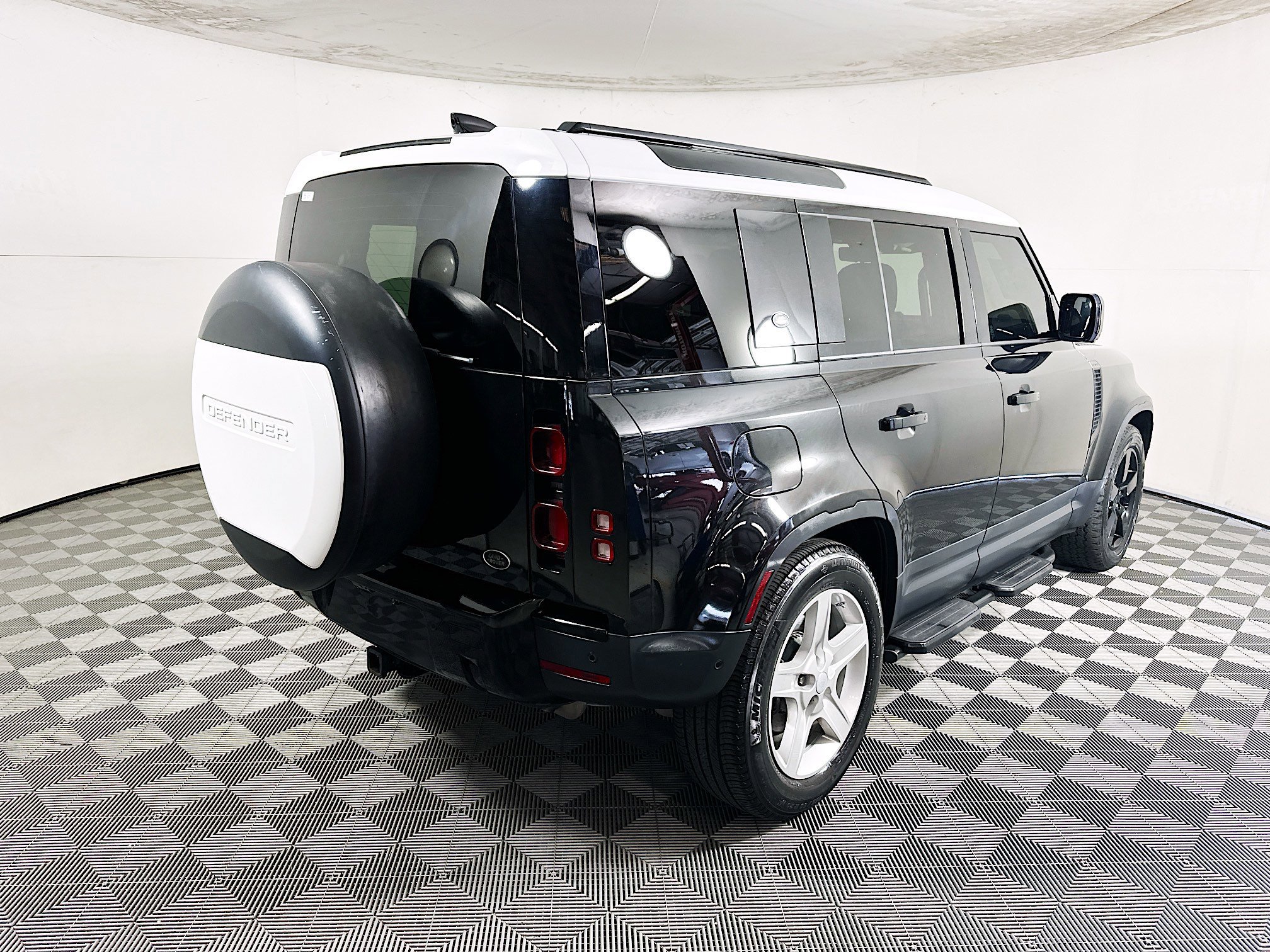 2021 Land Rover thumbnail 5