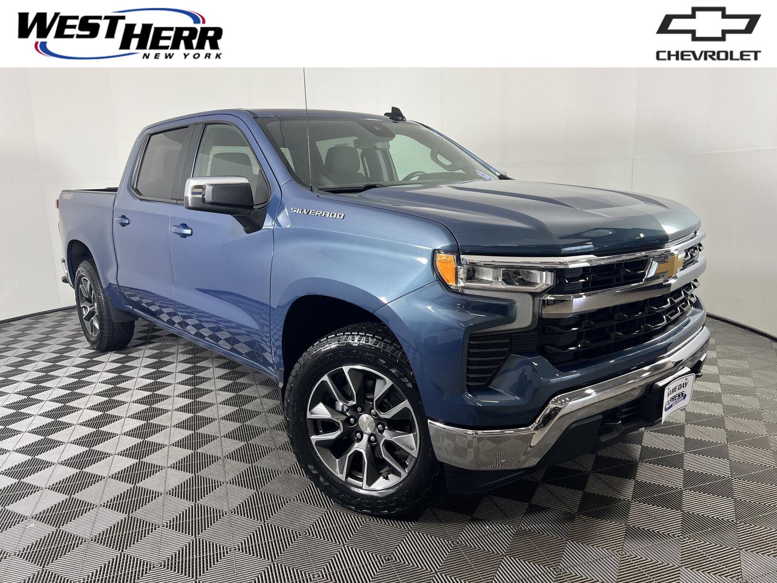 Used 2024 Lakeshore Blue Metallic Chevrolet LT image 1