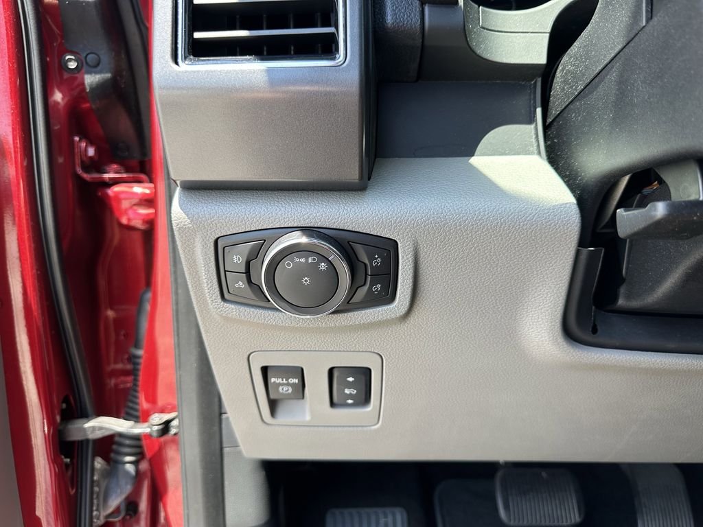 Used 2018 Red Ford XLT image 33