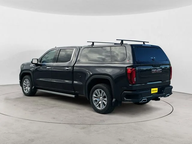 Used 2023 Titanium GMC Denali image 3