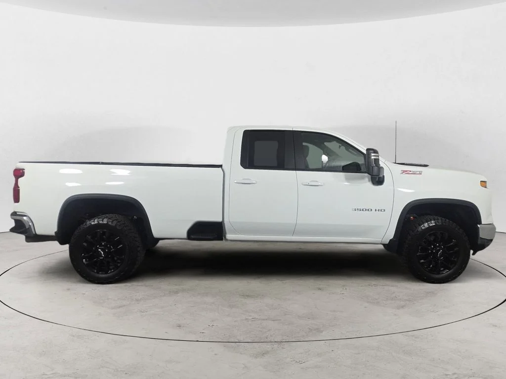 2025 Chevrolet Silverado 3500HD LT - Photo 6