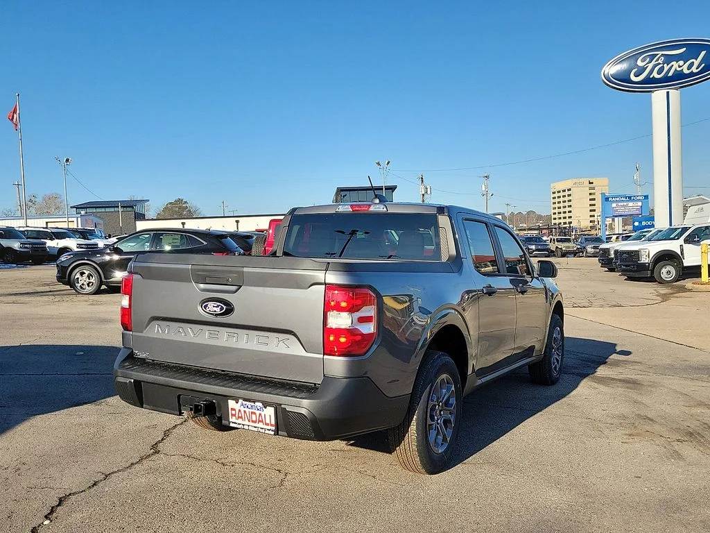 New 2026 Carbonized Gray Metallic Ford XLT image 5